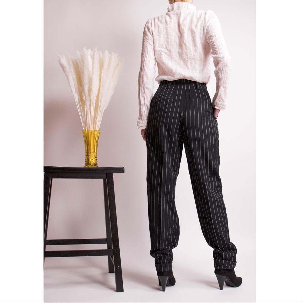 ❌SOLD❌Vintage black pinstripe high waist trousers - Picture 5 of 7